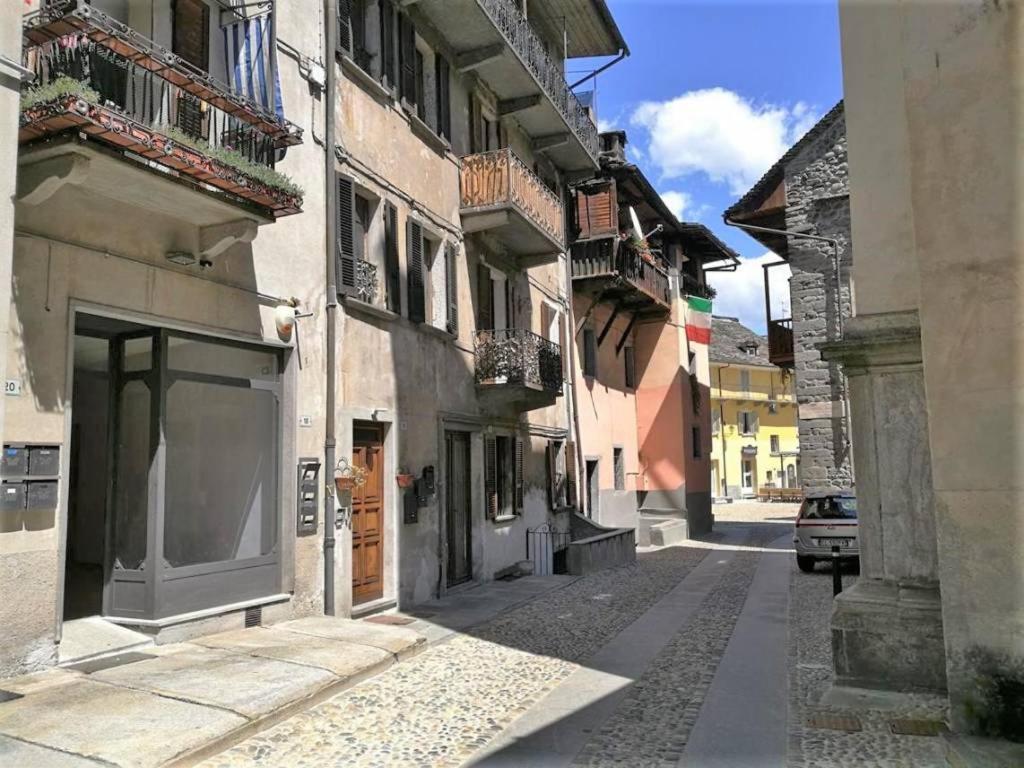 Ferienwohnung Il Vicolo By Turistica Domodossola Exterior foto